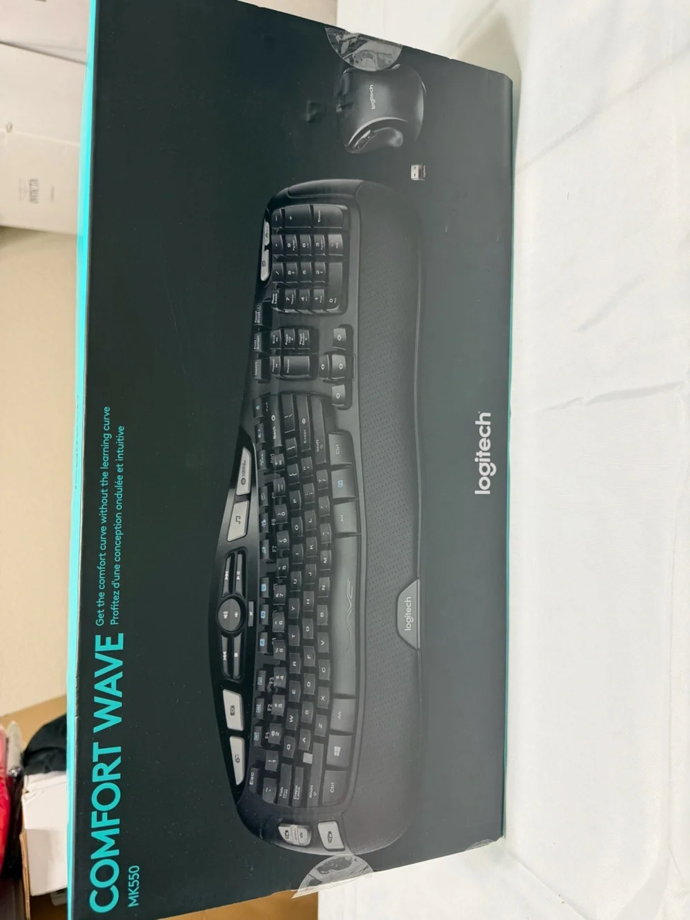 Logitech MK550 Wireless Keyboard and Mouse Combo Comfort Wave